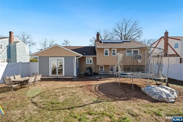 $650,000 | 36 North Vivyen Street, Bergenfield, NJ 07621