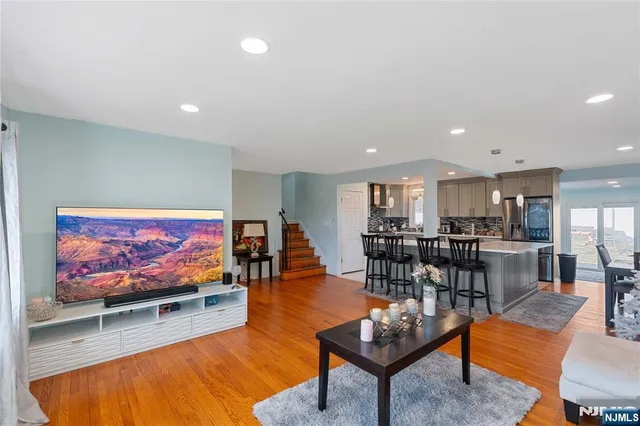 $650,000 | 36 North Vivyen Street, Bergenfield, NJ 07621