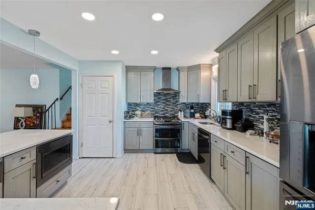 $650,000 | 36 North Vivyen Street, Bergenfield, NJ 07621