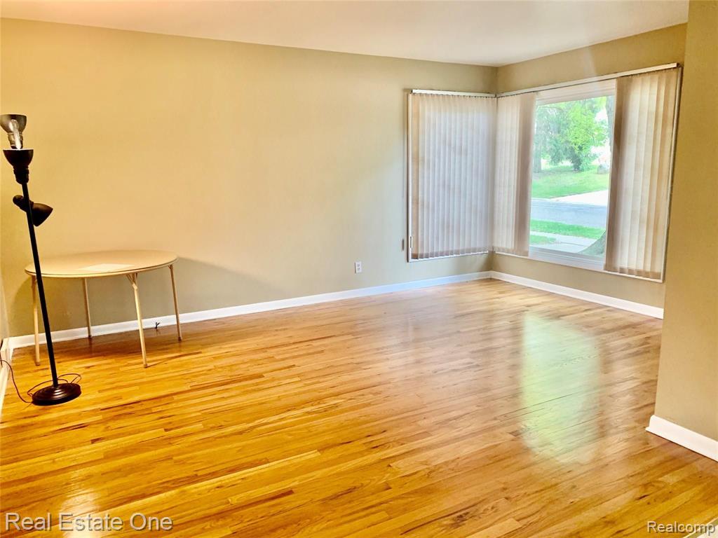 225 North Alice Avenue Rochester, MI 48307 - Photo 2 of 17