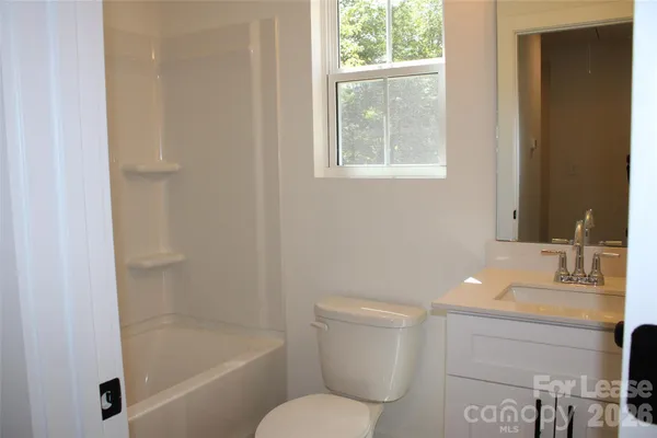 $2,000 | 562 West Park Avenue, Unit A, Mooresville, NC 28115