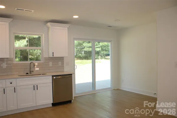 $2,000 | 562 West Park Avenue, Unit A, Mooresville, NC 28115