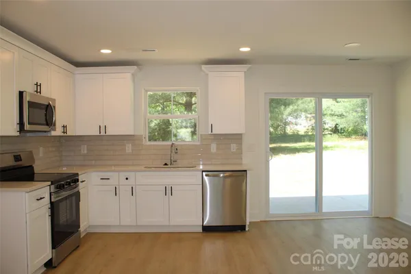 $2,000 | 562 West Park Avenue, Unit A, Mooresville, NC 28115