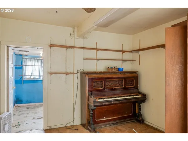 $165,000 | 606 Northwest Nichol Avenue, Myrtle Creek, OR 97457