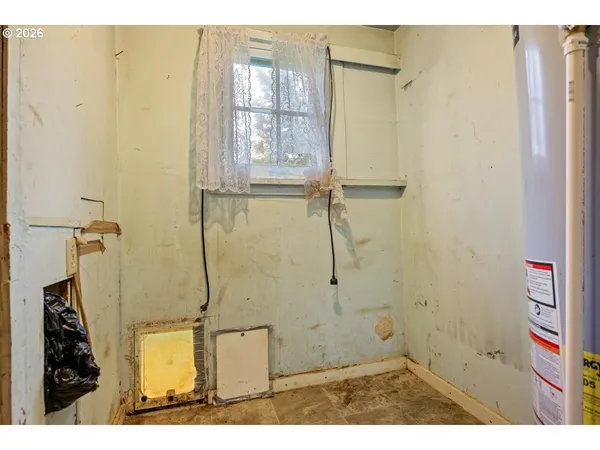 $165,000 | 606 Northwest Nichol Avenue, Myrtle Creek, OR 97457