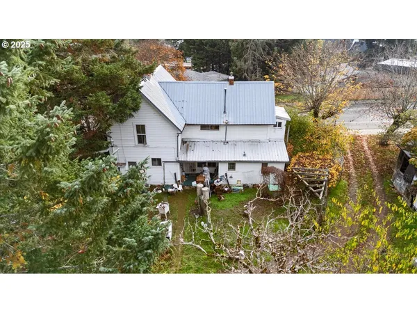 $165,000 | 606 Northwest Nichol Avenue, Myrtle Creek, OR 97457