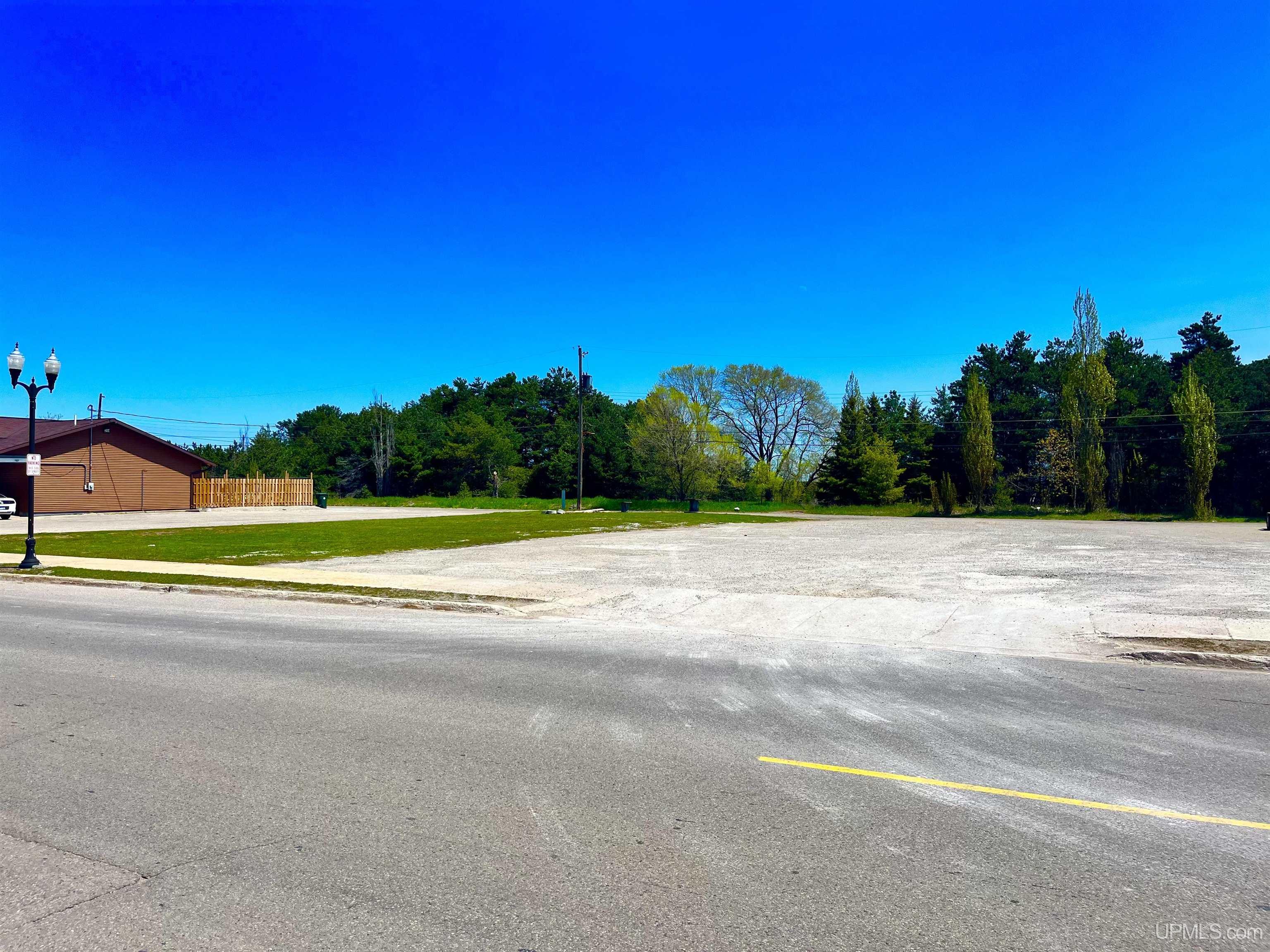 1518-1522 Sheridan Road Escanaba, MI 49829 - Photo 4 of 6