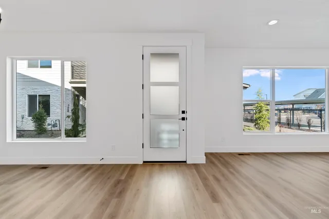 $499,880 | 732 South Calhoun Lane, Star, ID 83669