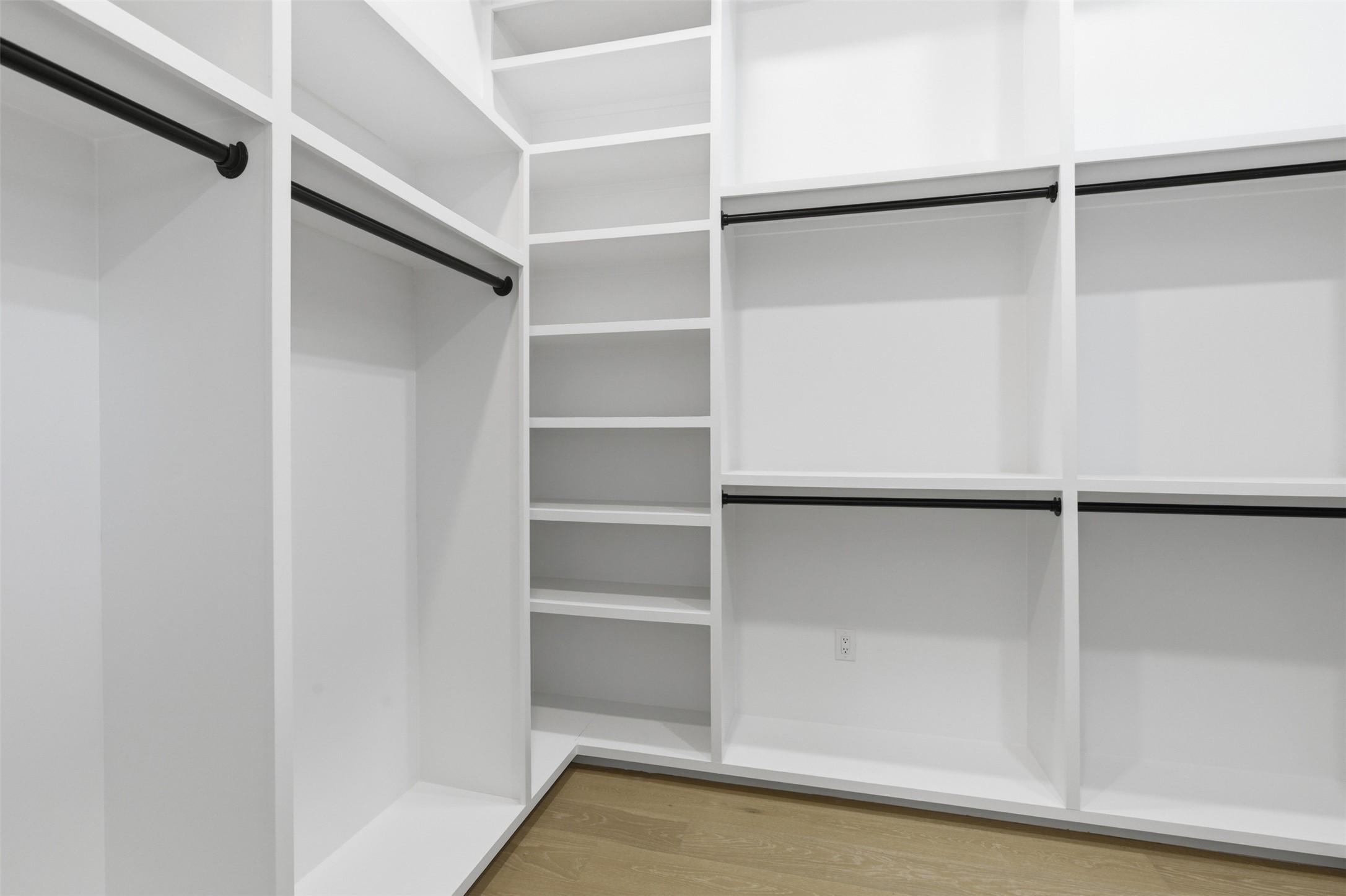 5013 Rob-Scott Street Austin, TX 78721 - Photo 21 of 35 Primary master closet.