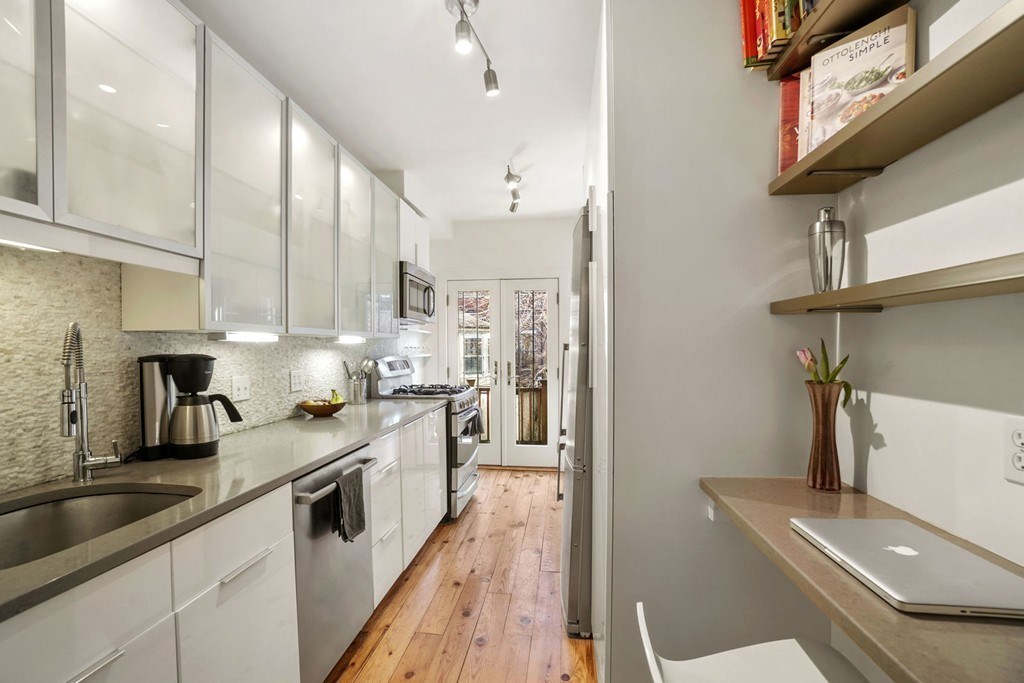 43 Worcester Street, Unit 1 Boston, MA 02118 - Photo 10 of 30