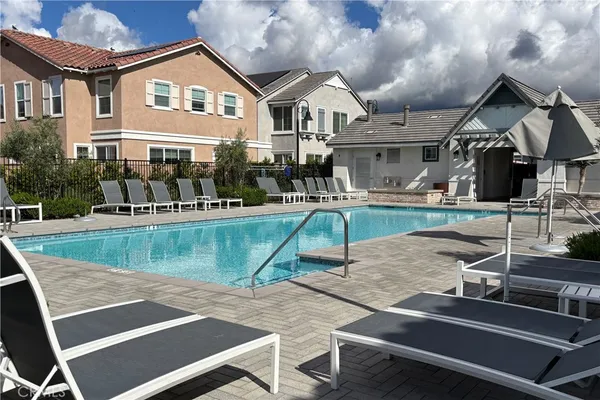 $680,000 | 15275 Ridge Lane, Unit 1, Fontana, CA 92336