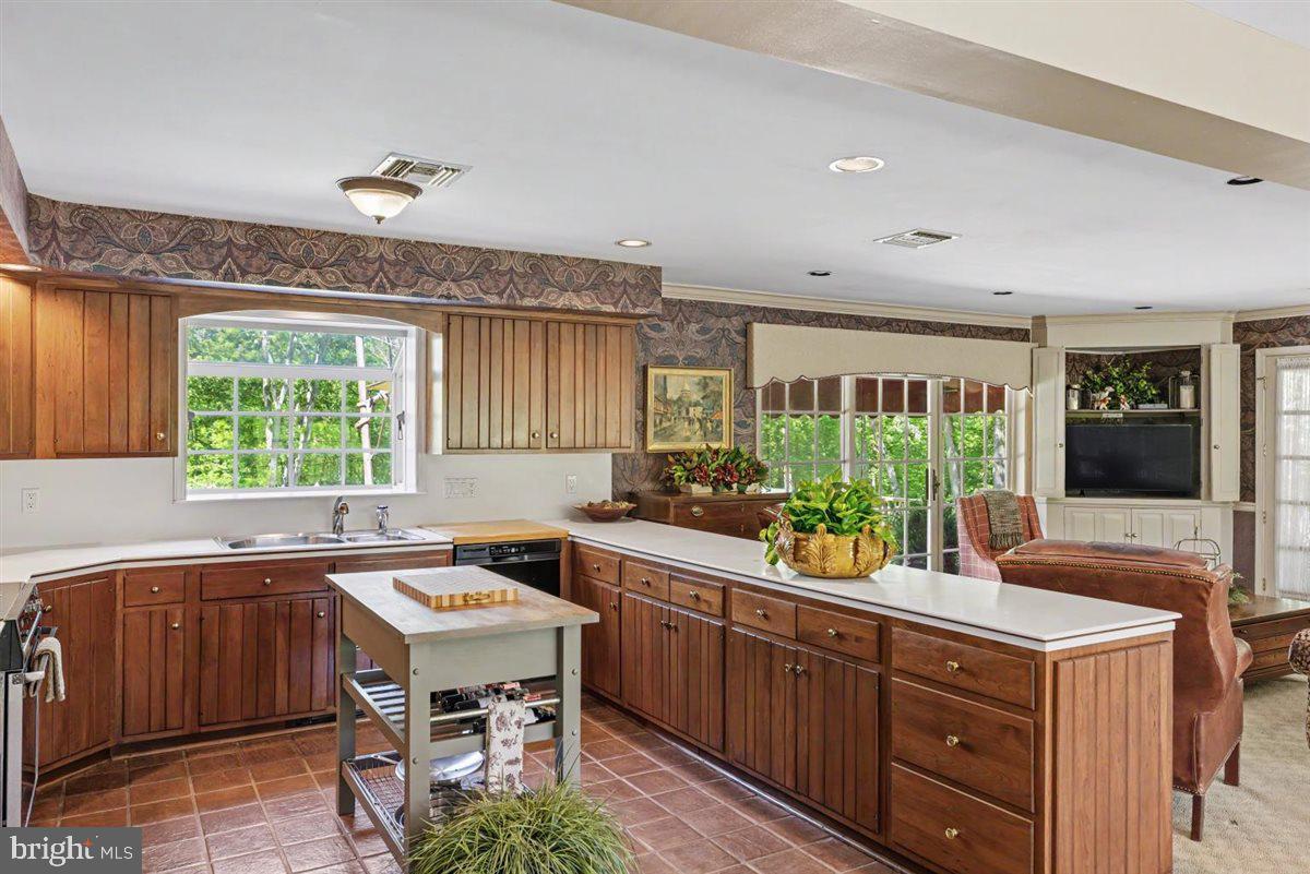 144 Creek Road Chalfont, PA 18914 - Photo 28 of 48 Cherry cabinet kitchen