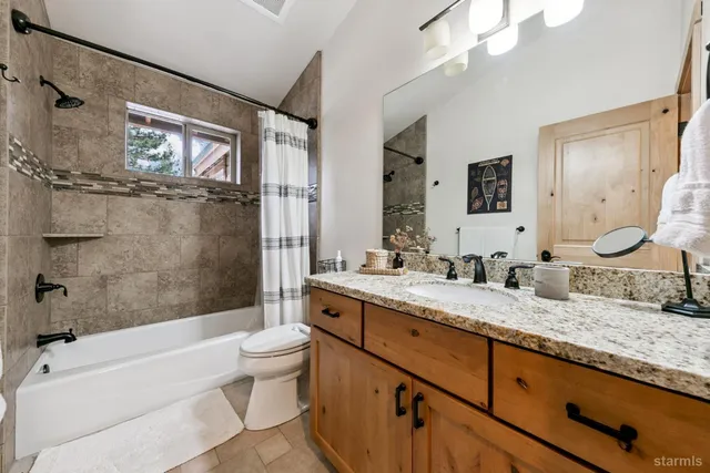 $1,316,000 | 1658 Crystal Air Drive, South Lake Tahoe, CA 96150