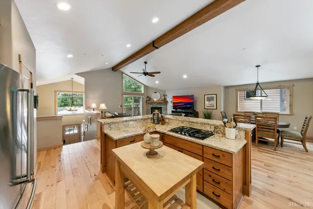 $1,316,000 | 1658 Crystal Air Drive, South Lake Tahoe, CA 96150