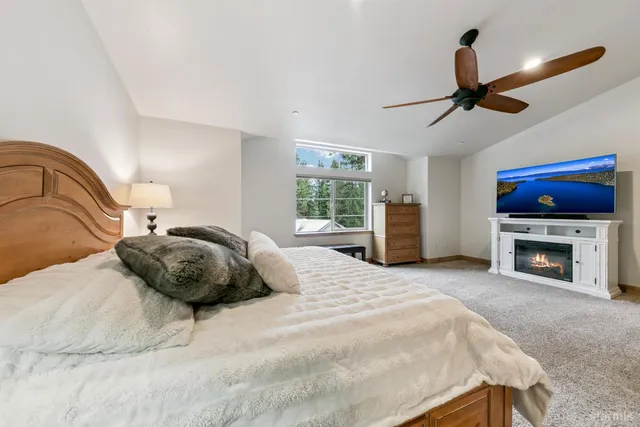 $1,316,000 | 1658 Crystal Air Drive, South Lake Tahoe, CA 96150