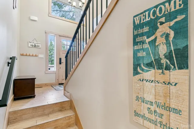 $1,316,000 | 1658 Crystal Air Drive, South Lake Tahoe, CA 96150