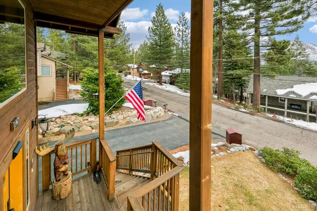 $1,316,000 | 1658 Crystal Air Drive, South Lake Tahoe, CA 96150