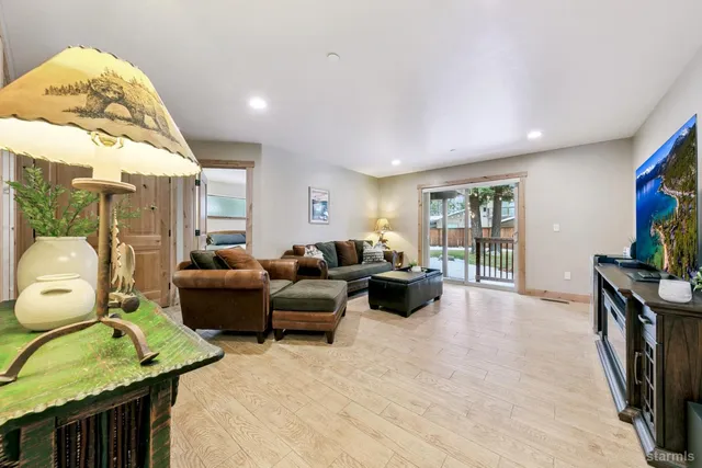 $1,316,000 | 1658 Crystal Air Drive, South Lake Tahoe, CA 96150