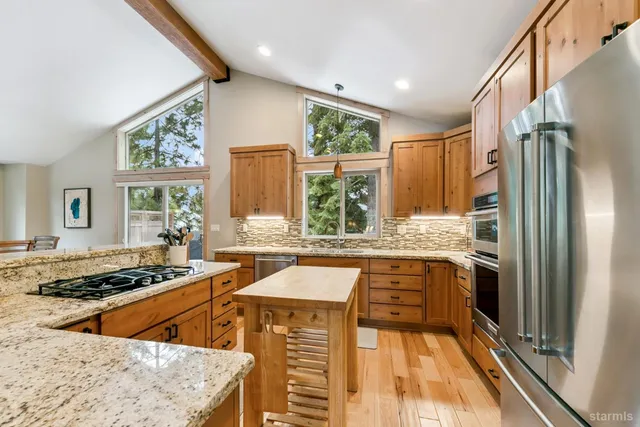 $1,316,000 | 1658 Crystal Air Drive, South Lake Tahoe, CA 96150