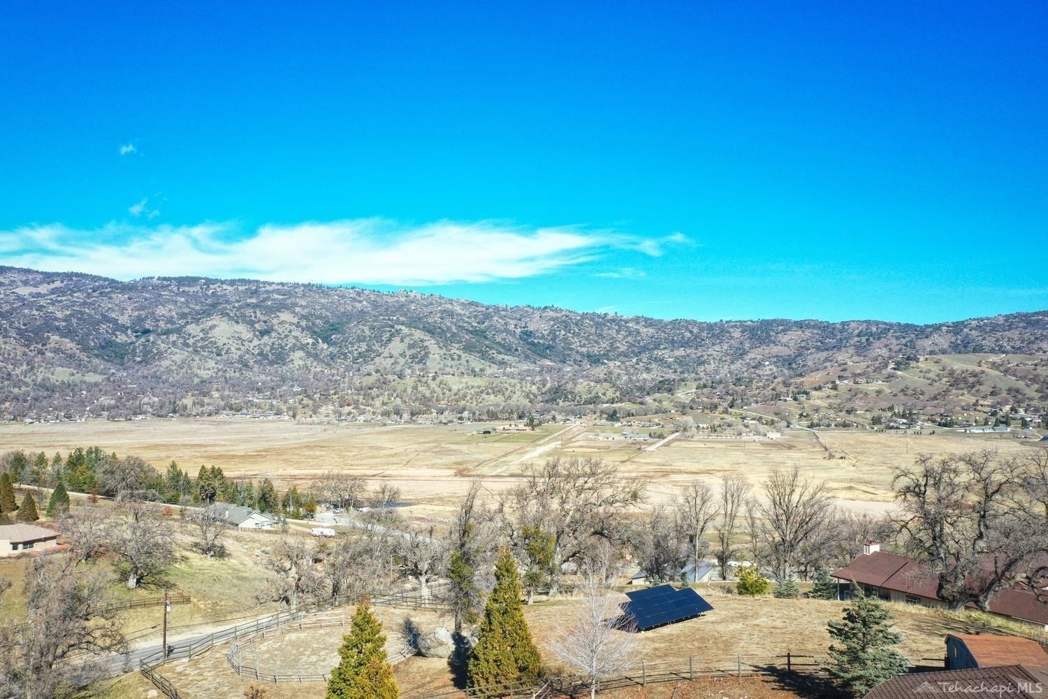 28250 Cumberland Road Tehachapi, CA 93561 - Photo 7 of 68 Gallery Image 7