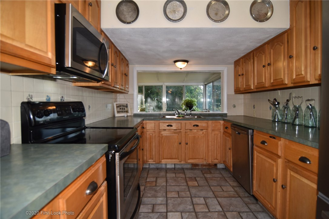 50 Austin Road Warwick, RI 02818 - Photo 14 of 32
