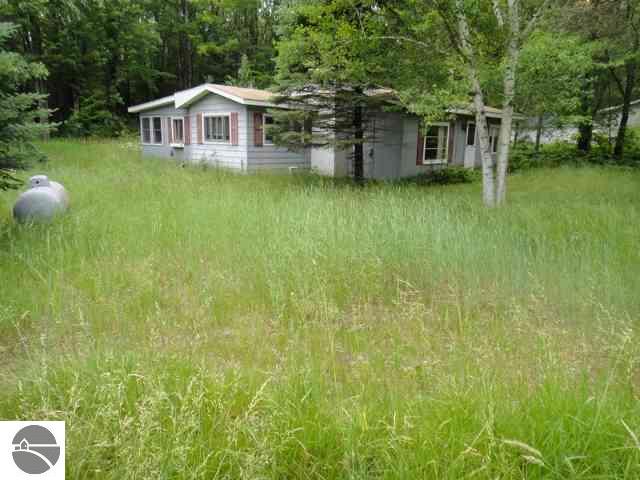 132 Lake Valley Road Northeast Kalkaska, MI 49646 - Photo 3 of 20 1729574-2.JPG