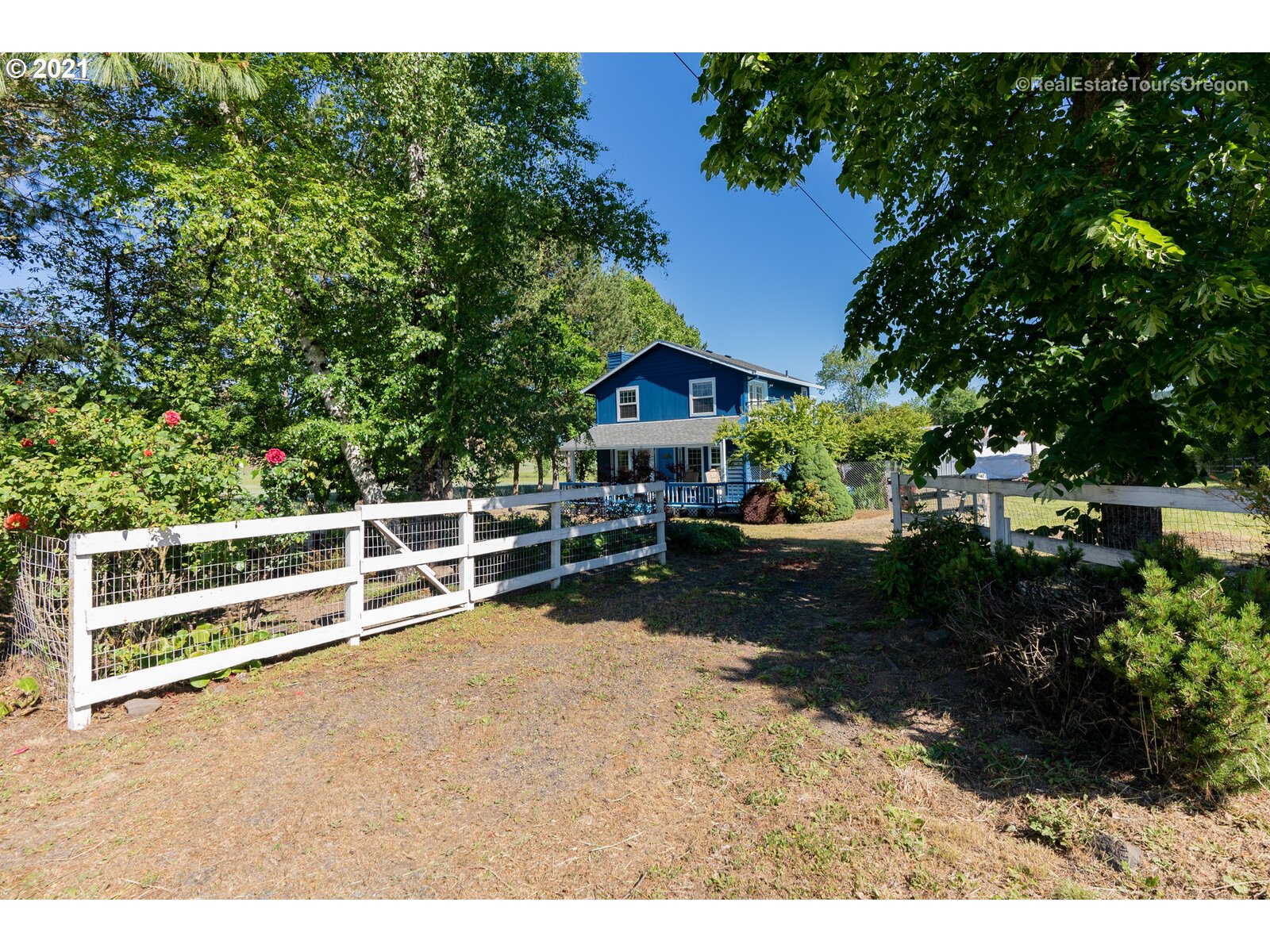 40635 Southwest Laurelwood Road Gaston, OR 97119 - Photo 3 of 31 Gallery Image 3