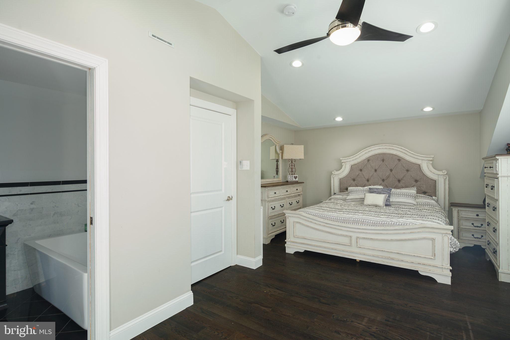13030 Proctor Road Philadelphia, PA 19116 - Photo 15 of 35