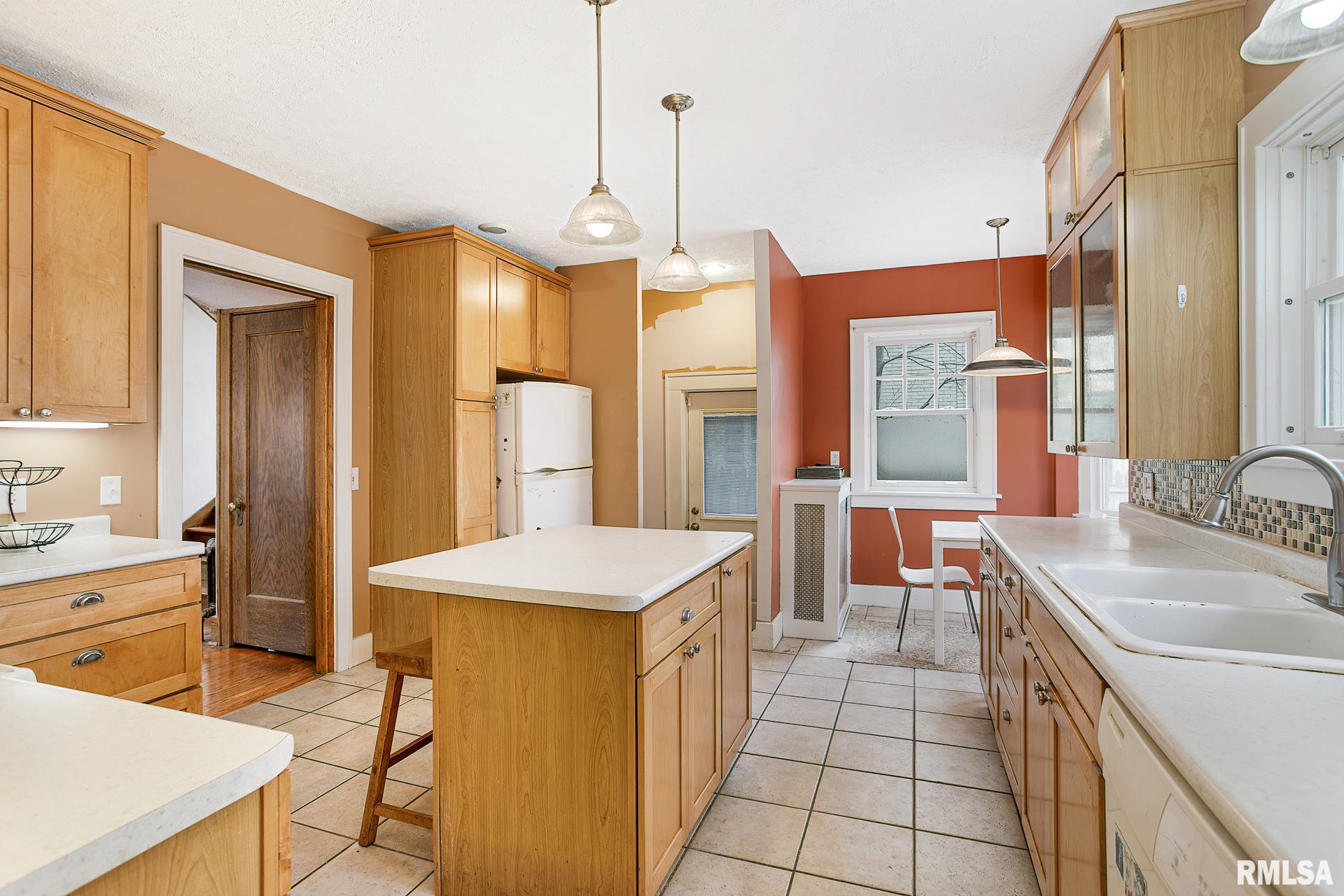205 Forest Road Davenport, IA 52803 - Photo 15 of 35 Gallery Image 15