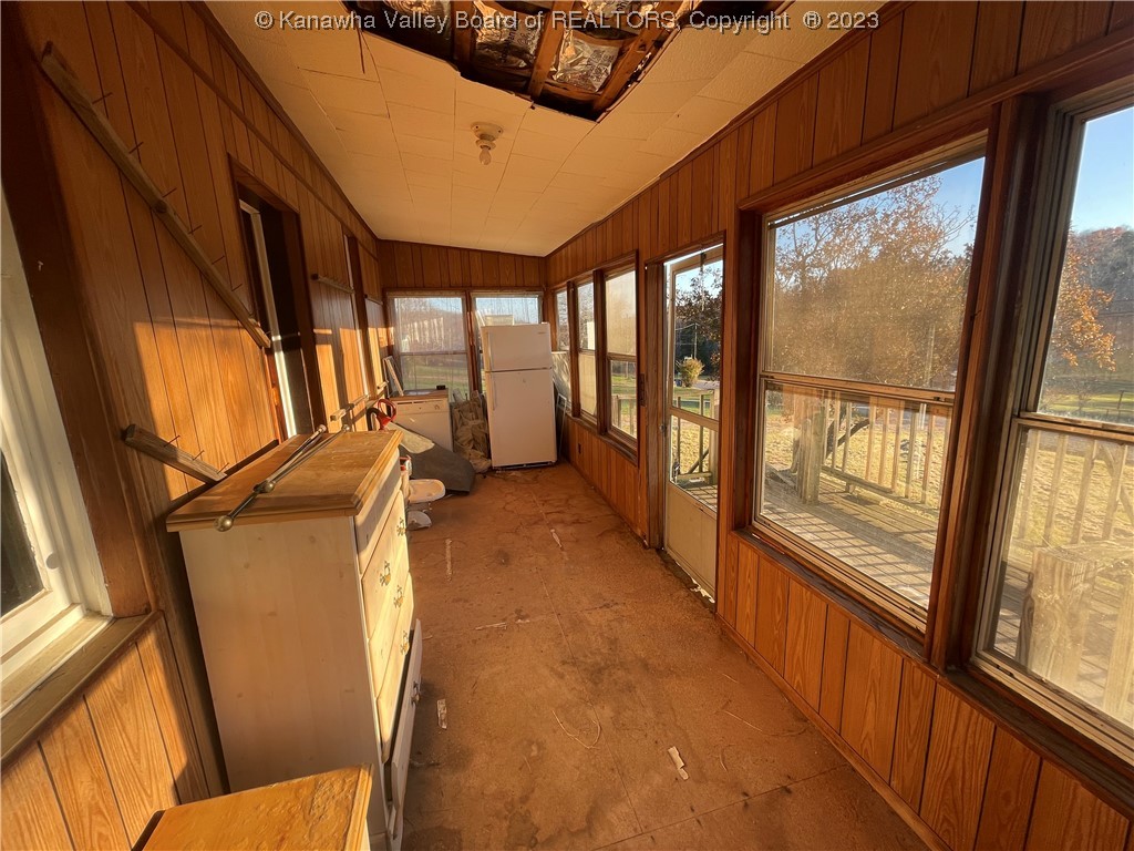 819 Greer Road Point Pleasant, WV 25550 - Photo 17 of 20 Sunroom