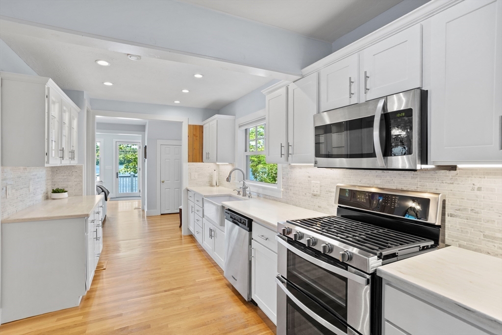 35 Keyes Road Westford, MA 01886 - Photo 13 of 37