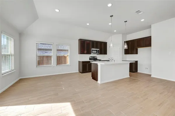 $329,990 | 764 Grand Dl Drive, Lavon, TX 75166
