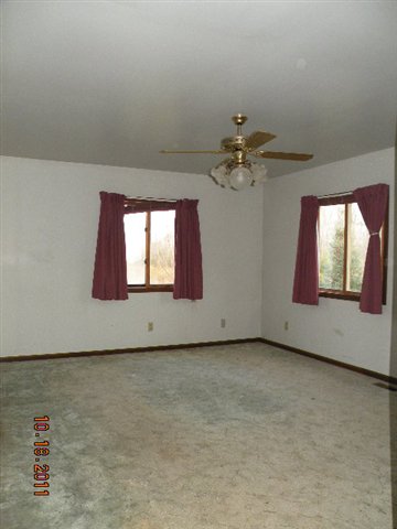 7077 Cork Road Bancroft, MI 48414 - Photo 8 of 10 31085130-7.JPG