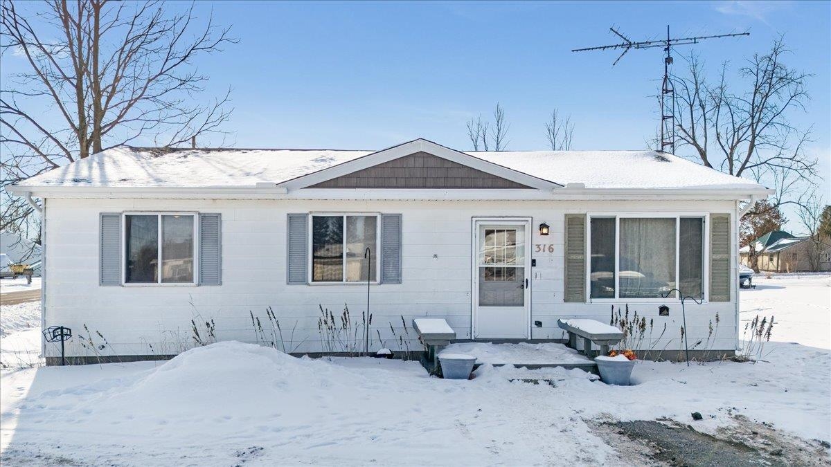 316 East Main Street Hale, MI 48739 - Photo 2 of 30