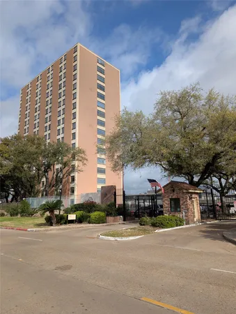 $1,300 | 7520 Hornwood Drive, Unit 402, Houston, TX 77036