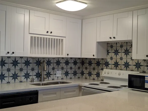 $1,300 | 7520 Hornwood Drive, Unit 402, Houston, TX 77036