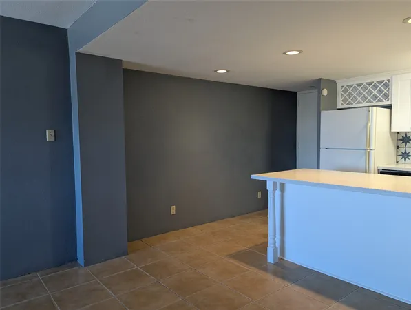 $1,300 | 7520 Hornwood Drive, Unit 402, Houston, TX 77036