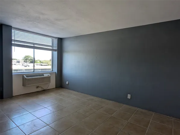 $1,300 | 7520 Hornwood Drive, Unit 402, Houston, TX 77036