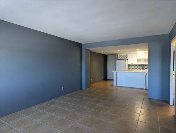 $1,300 | 7520 Hornwood Drive, Unit 402, Houston, TX 77036