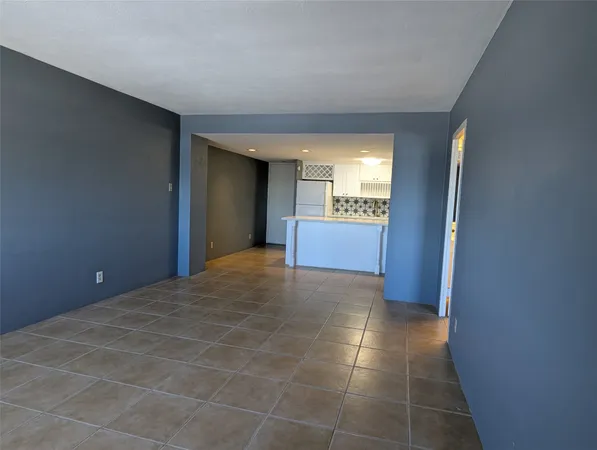 $1,300 | 7520 Hornwood Drive, Unit 402, Houston, TX 77036