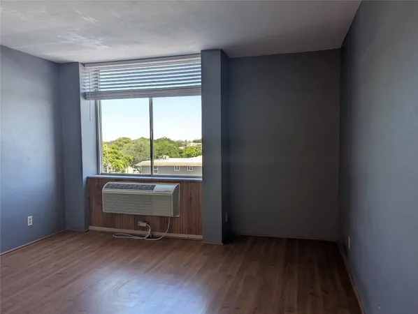 $1,300 | 7520 Hornwood Drive, Unit 402, Houston, TX 77036