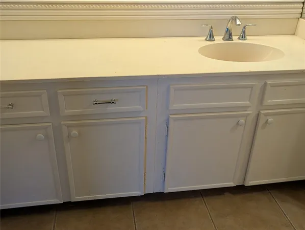 $1,300 | 7520 Hornwood Drive, Unit 402, Houston, TX 77036