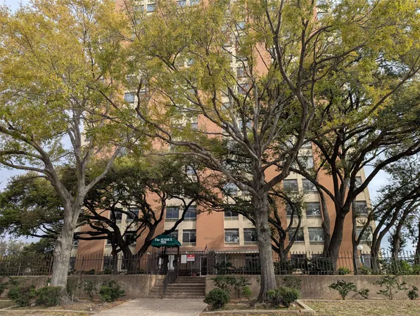 $1,300 | 7520 Hornwood Drive, Unit 402, Houston, TX 77036