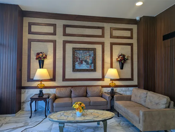 $1,300 | 7520 Hornwood Drive, Unit 402, Houston, TX 77036