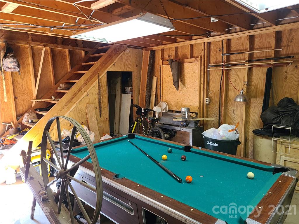 2680 Polk County Line Road Rutherfordton, NC 28139 - Photo 21 of 38 a room with musical instruments