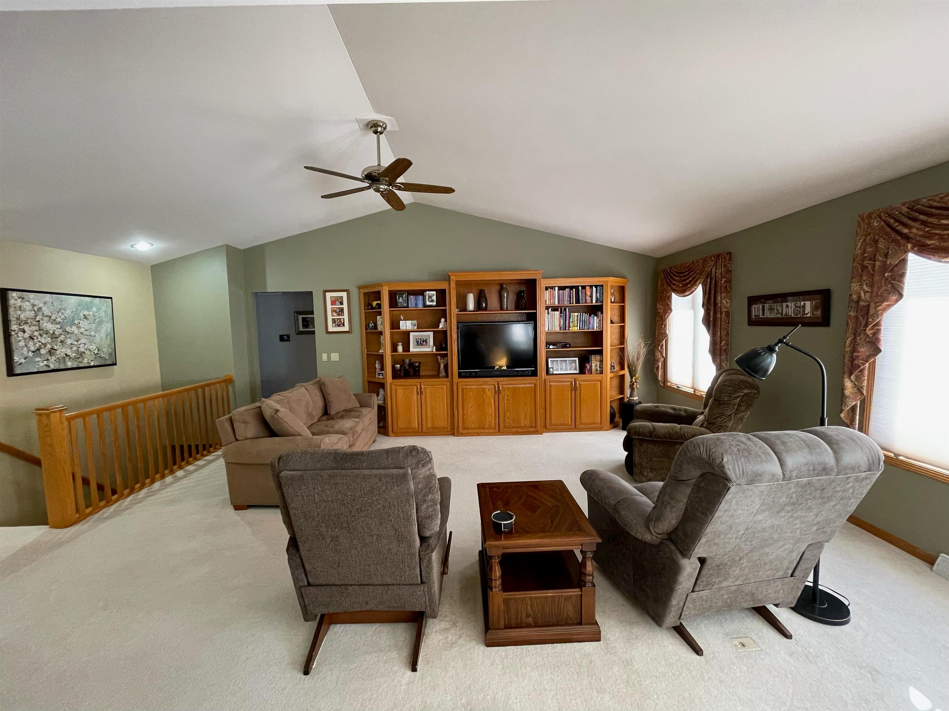 2255 Yorktown Road Dubuque, IA 52002 - Photo 10 of 42 Gallery Image 10