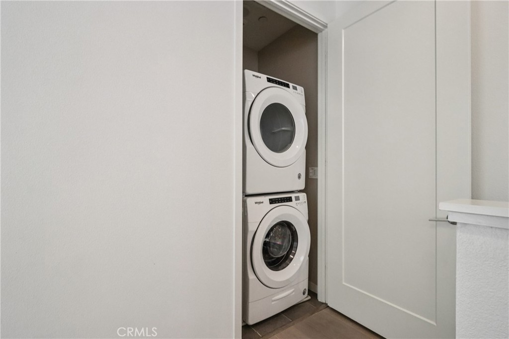 170 Fable Irvine, CA 92618 - Photo 26 of 27 a utility room with dryer and washer