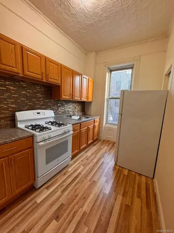 $2,695 | 732 Hancock Street, Unit 2 | Bedford-Stuyvesant