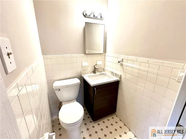 $2,200 | 909 Hermann Road, North Brunswick, NJ 08902