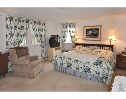 66 Border Road Concord, MA 01742 - Photo 7 of 7